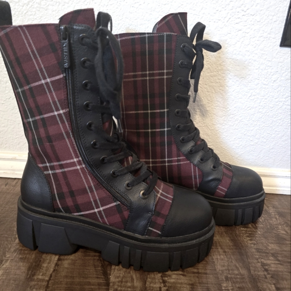 Killstar Kick the Bucket Boots Blood Tartan Size US 10